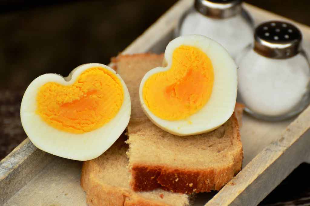The proteins in eggs “help us stay awake and feel alert”, the Daily Mail has today reported, adding that the “Go to work on an egg” advertising slogan of the 1960s was good advice. The newspaper says...