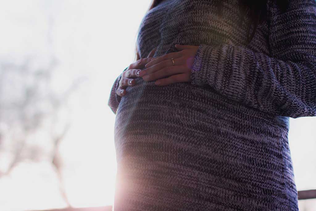 Overeating during pregnancy linked to maternal weight gain and child obesity